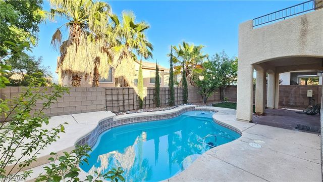 326 Carlisle Crossing Street, Las Vegas, NV 89138