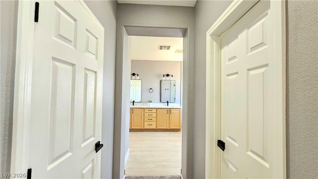 326 Carlisle Crossing Street, Las Vegas, NV 89138