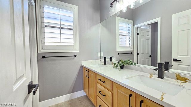 326 Carlisle Crossing Street, Las Vegas, NV 89138