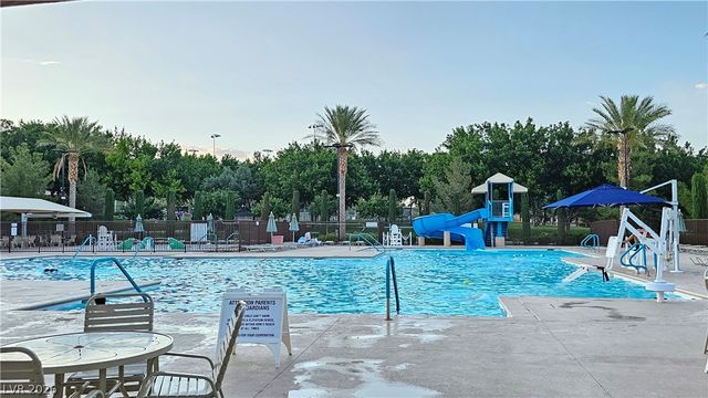 326 Carlisle Crossing Street, Las Vegas, NV 89138