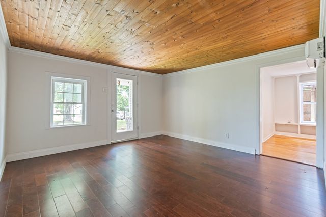 210 Westover Dr, Columbia, TN 38401