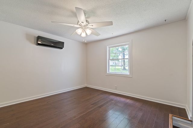 210 Westover Dr, Columbia, TN 38401
