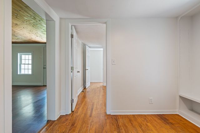 210 Westover Dr, Columbia, TN 38401