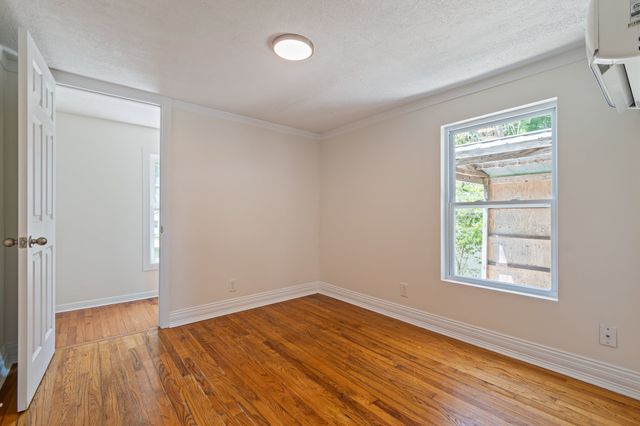 210 Westover Dr, Columbia, TN 38401