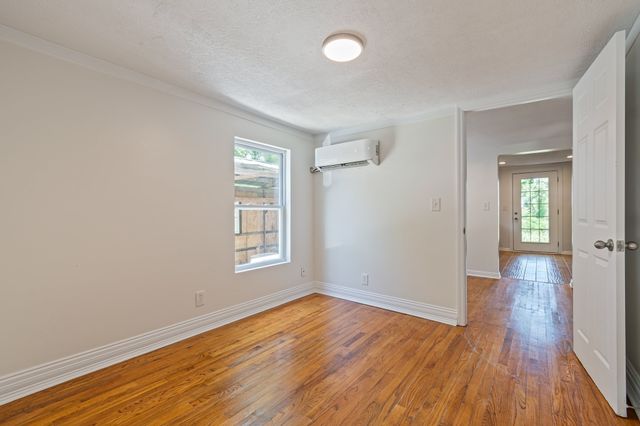 210 Westover Dr, Columbia, TN 38401