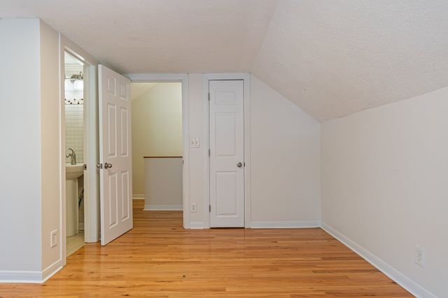 210 Westover Dr, Columbia, TN 38401