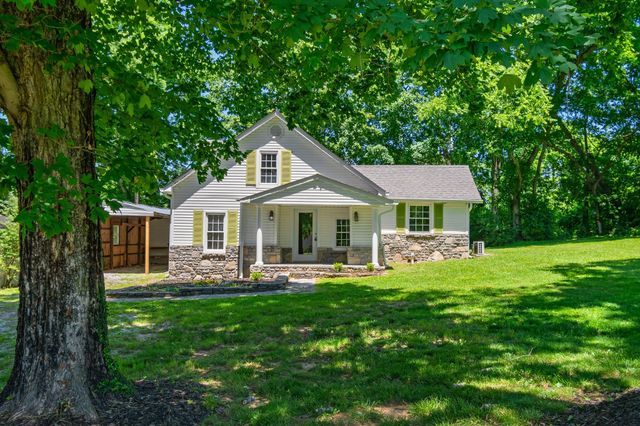 210 Westover Dr, Columbia, TN 38401
