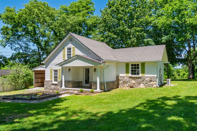 210 Westover Dr, Columbia, TN 38401
