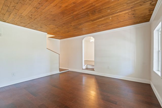 210 Westover Dr, Columbia, TN 38401