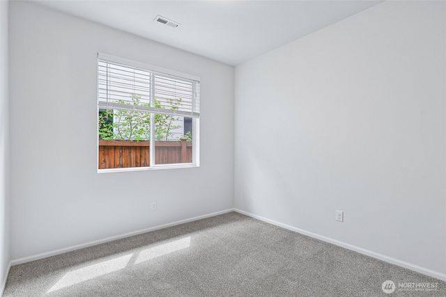 353 S 48th Place, Mount Vernon, WA 98274