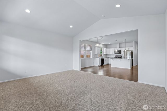 353 S 48th Place, Mount Vernon, WA 98274