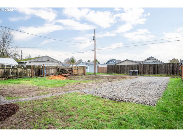 450 16TH Ave, Longview, WA 98632
