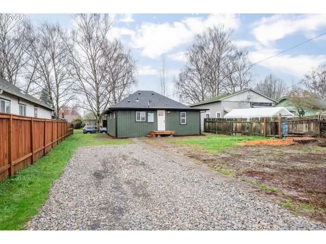 450 16TH Ave, Longview, WA 98632