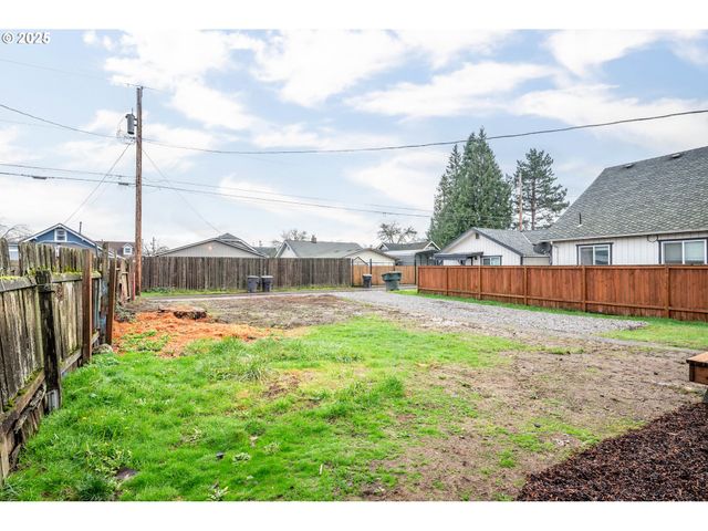 450 16TH Ave, Longview, WA 98632