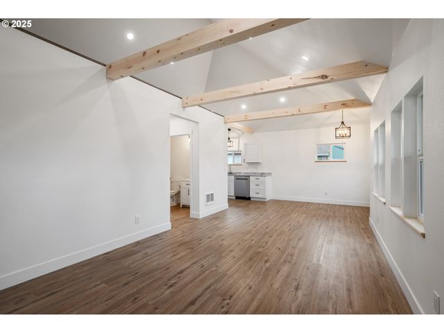 450 16TH Ave, Longview, WA 98632