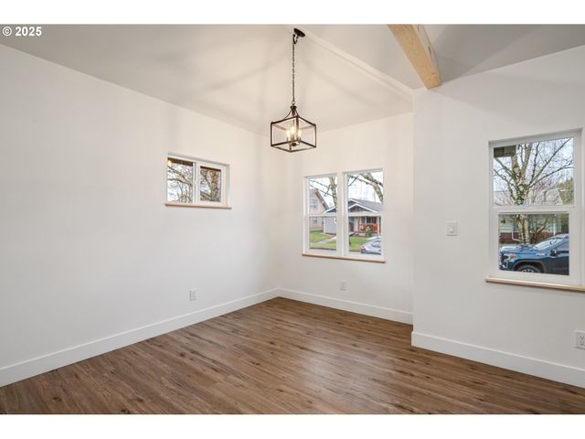 450 16TH Ave, Longview, WA 98632