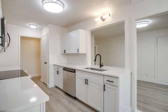 714 San Carlos Drive, Grand Prairie, TX 75051