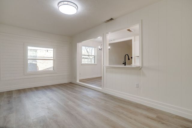 714 San Carlos Drive, Grand Prairie, TX 75051