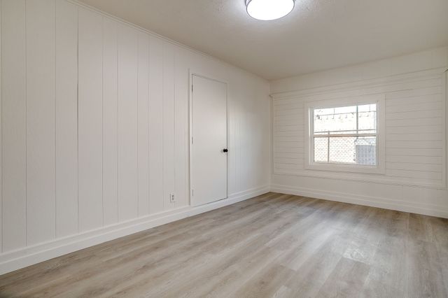 714 San Carlos Drive, Grand Prairie, TX 75051