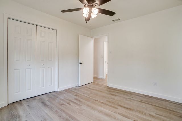 714 San Carlos Drive, Grand Prairie, TX 75051