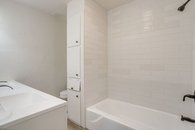 714 San Carlos Drive, Grand Prairie, TX 75051