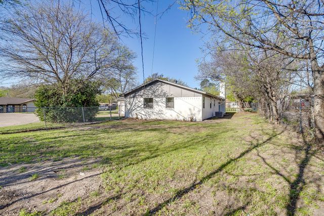 714 San Carlos Drive, Grand Prairie, TX 75051