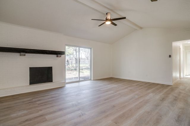 714 San Carlos Drive, Grand Prairie, TX 75051