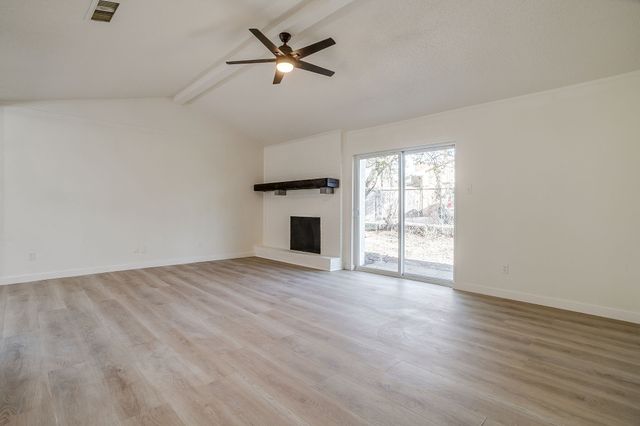 714 San Carlos Drive, Grand Prairie, TX 75051