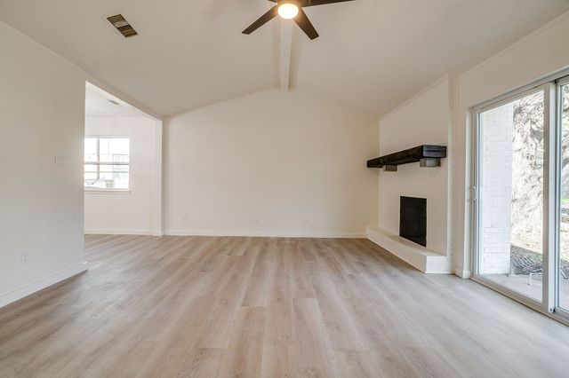 714 San Carlos Drive, Grand Prairie, TX 75051