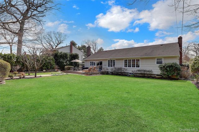 27 Cedar Street, Syosset, NY 11791