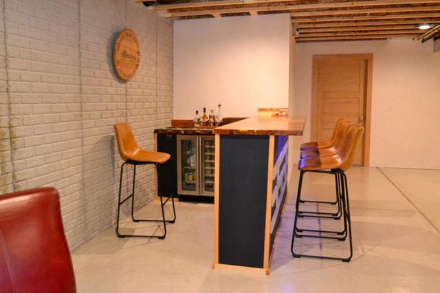 3558 Howell Oaks DRIVE, Waukesha, WI 53188