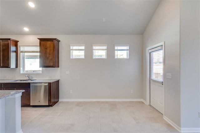 325 Diamondleaf DR, Buda, TX 78610