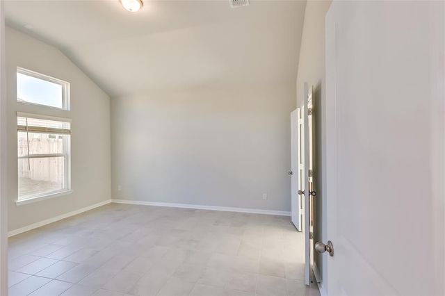 325 Diamondleaf DR, Buda, TX 78610