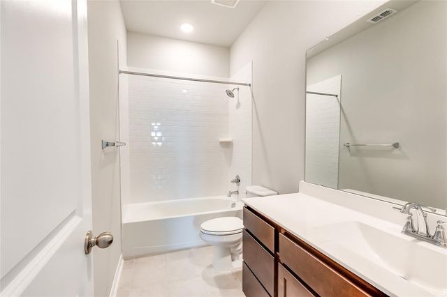 325 Diamondleaf DR, Buda, TX 78610