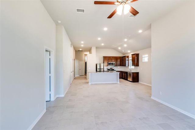 325 Diamondleaf DR, Buda, TX 78610