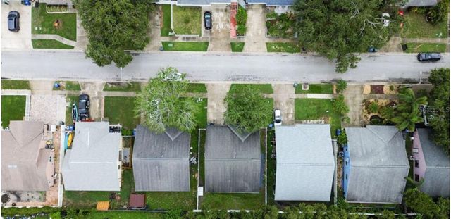1713 WHISPERING DRIVE E, Largo, FL 33771