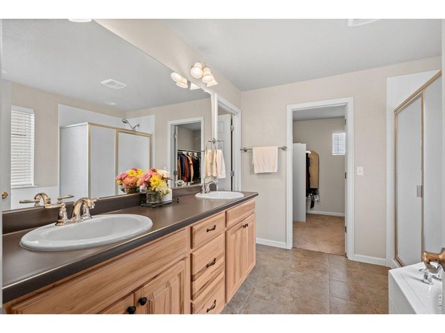 852 Laramie Ln, Erie, CO 80516