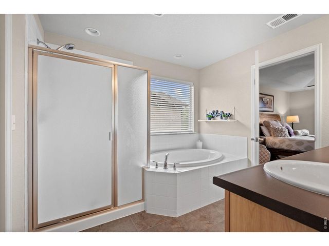 852 Laramie Ln, Erie, CO 80516