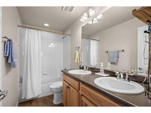 852 Laramie Ln, Erie, CO 80516