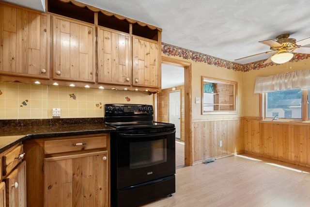 23 Friendship Street, Billerica, MA 01821