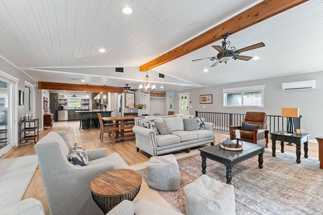 10135 Elizabeth Drive, Rogers, AR 72756