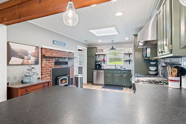 10135 Elizabeth Drive, Rogers, AR 72756