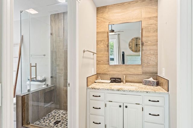 10135 Elizabeth Drive, Rogers, AR 72756