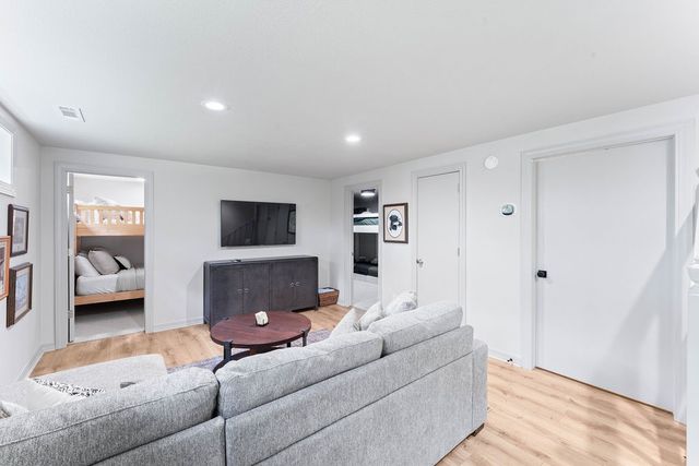 10135 Elizabeth Drive, Rogers, AR 72756