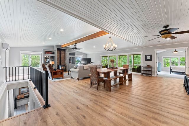 10135 Elizabeth Drive, Rogers, AR 72756