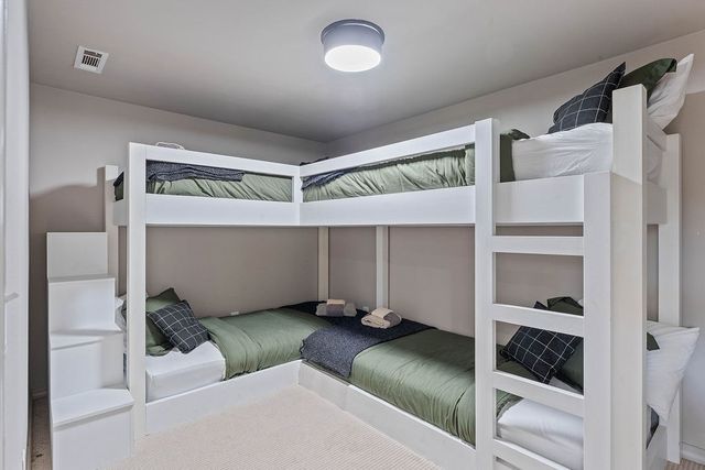 10135 Elizabeth Drive, Rogers, AR 72756