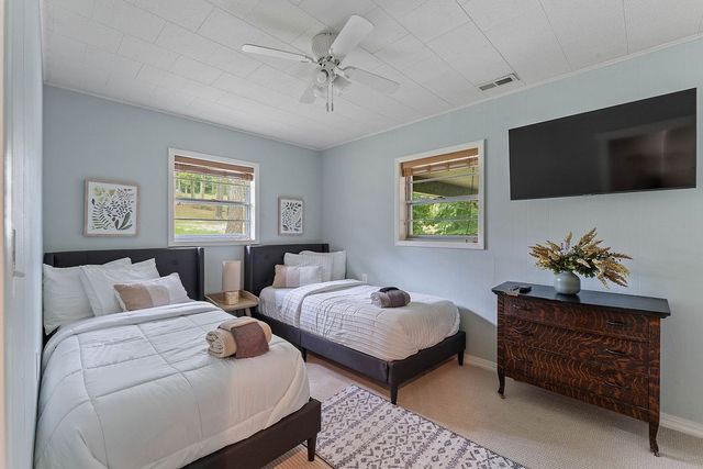 10135 Elizabeth Drive, Rogers, AR 72756