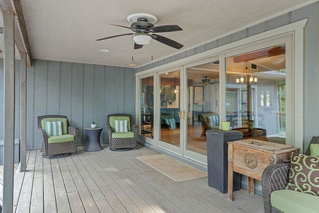 10135 Elizabeth Drive, Rogers, AR 72756