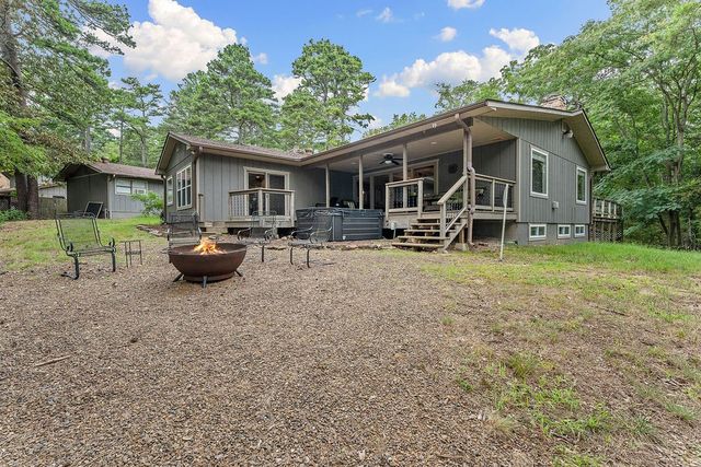 10135 Elizabeth Drive, Rogers, AR 72756