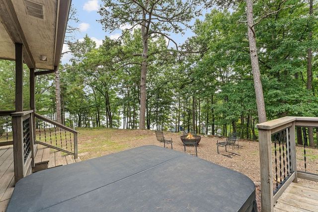 10135 Elizabeth Drive, Rogers, AR 72756